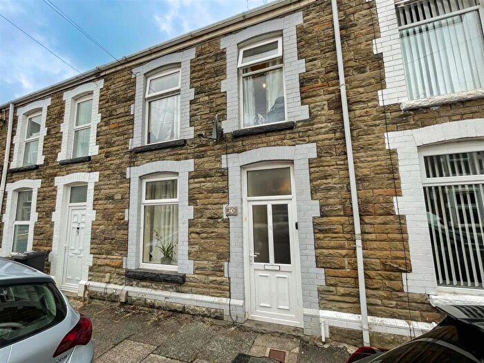 4 Bedroom Terraced House For Sale In Penrhiwtyn Street, Neath, SA11