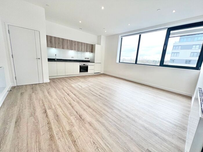 2 Bedroom Flat To Rent In Alencon Link, Basingstoke, RG21