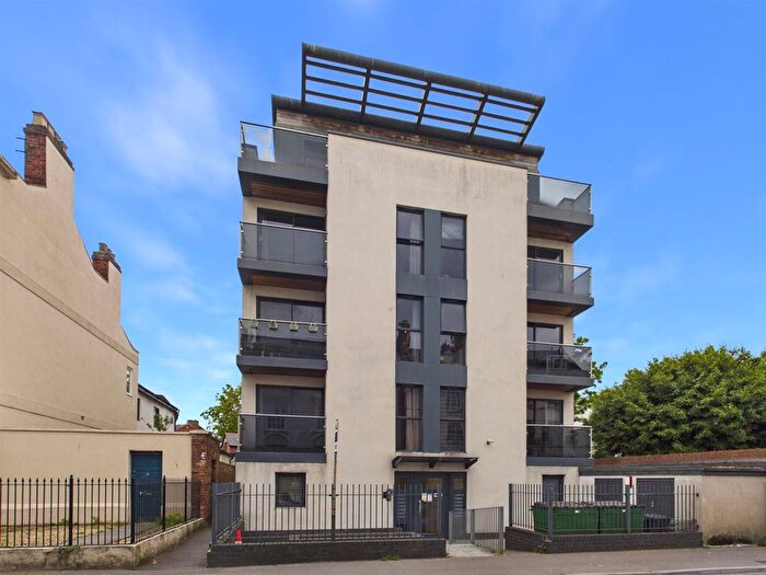 1 Bedroom Flat For Sale In Spa Road, Gloucester, GL1