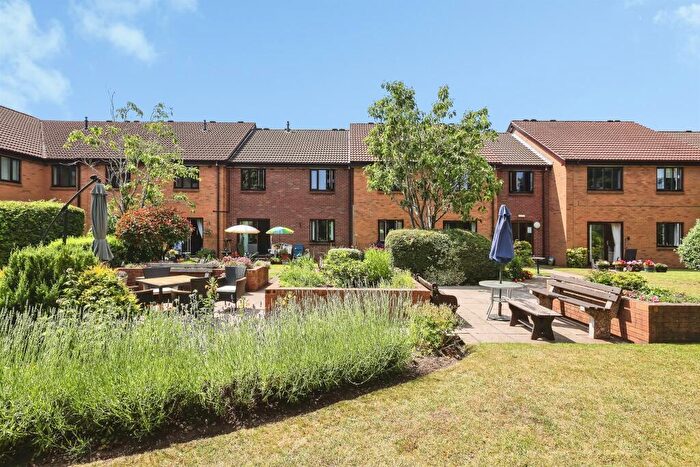 2 Bedroom Apartment For Sale In Glass House Hill, Stourbridge, DY8