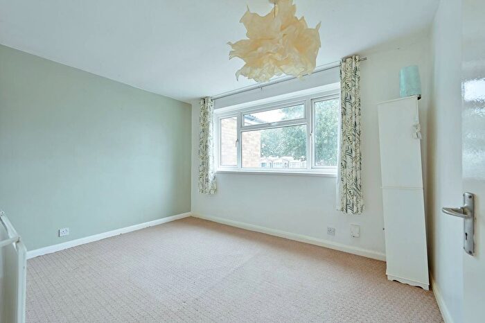 1 Bedroom Maisonette To Rent In The Larches, Bushey, WD23