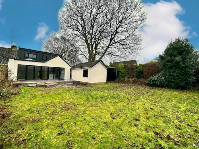 4 Bedroom Semi-Detached Bungalow To Rent In Waudby Close, Walkington, HU17