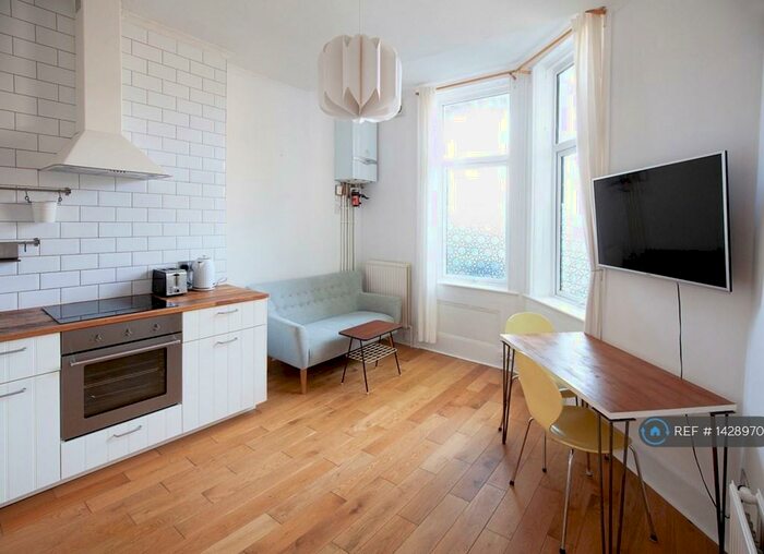 1 Bedroom Flat To Rent In Bird In Bush Road, London, SE15
