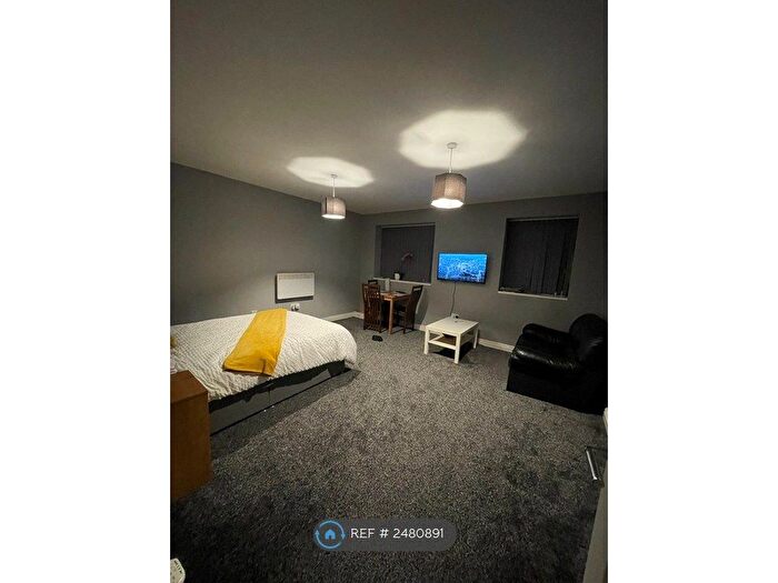 1 Bedroom Flat To Rent In Roundhay Road, Leeds, LS8