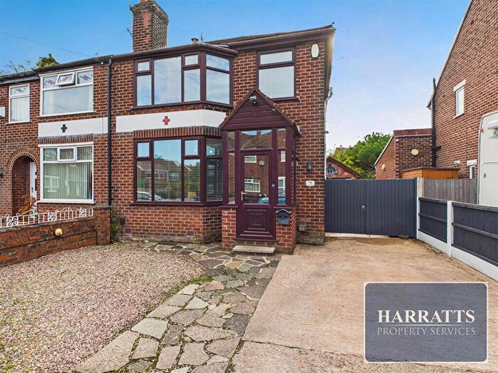 3 Bedroom Semi-Detached House For Sale In Edale Avenue, Stockport, SK5