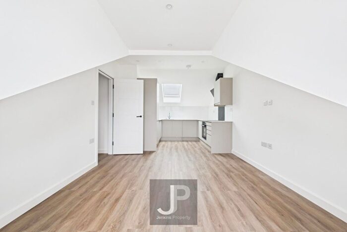 1 Bedroom Flat To Rent In St. Marys Drive, Benfleet, SS7