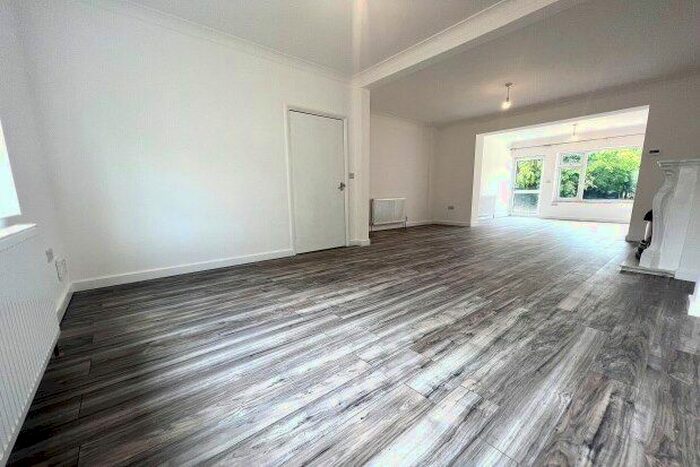 3 Bedroom Property To Rent In Mayesbrook Road, Dagenham, RM8