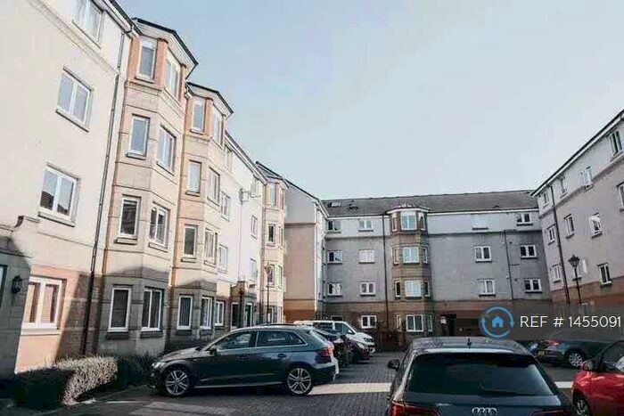 2 Bedroom Flat To Rent In Duff Road, Edinburgh, EH11