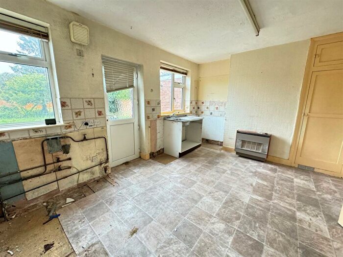 2 Bedroom Terraced House For Sale In Carrington Crescent, Wendover, HP22