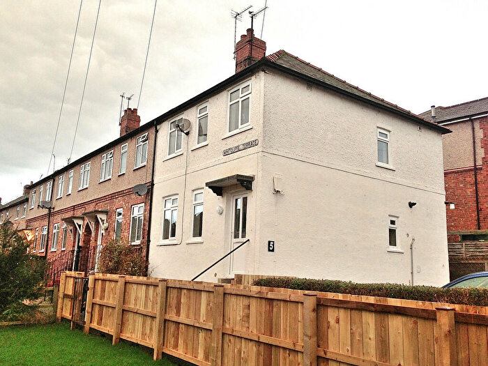 3 Bedroom Semi-Detached House To Rent In Whitcliffe Terrace, Richmond, DL10