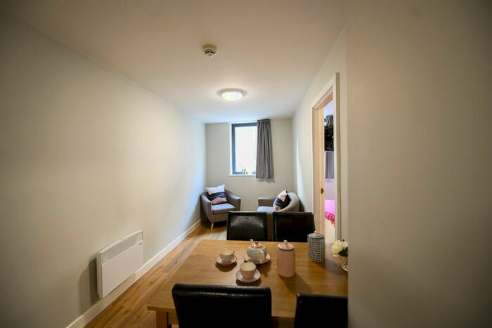 2 Bedroom Apartment To Rent In Bedroom Apartment In Queen Street, Sheffield, S1
