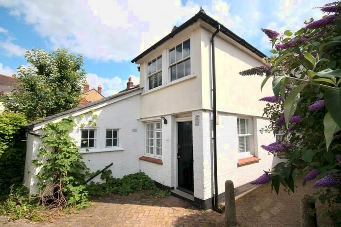 1 Bedroom Flat To Rent In Dorking, RH4