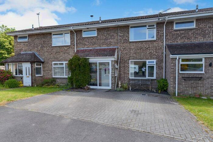 3 Bedroom Terraced House For Sale In Pound Lane, Meonstoke, SO32