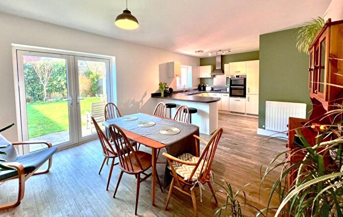 4 Bedroom Detached House For Sale In Goswell Square, Alton, Hampshire, GU34