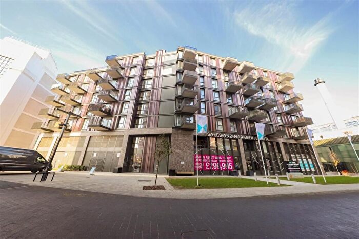 2 Bedroom Flat For Sale In The Venue, Powerhouse Lane, Hayes, UB3