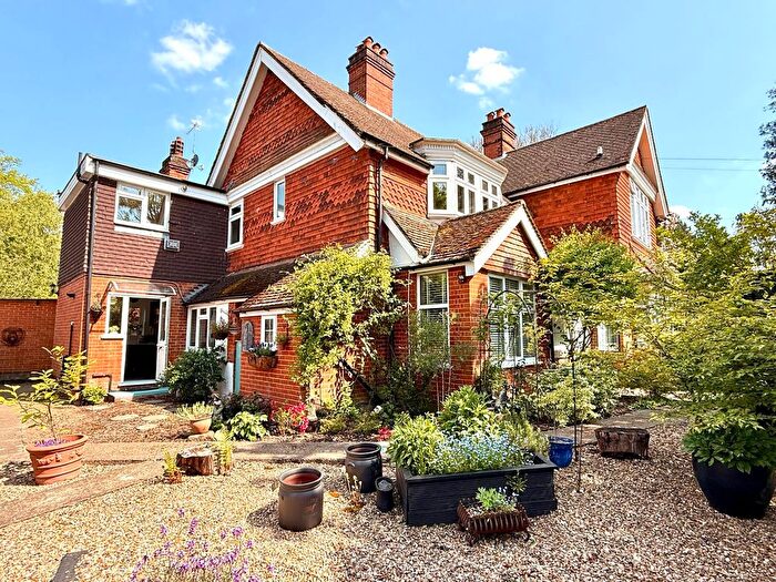 2 Bedroom Flat To Rent In Agates Lane, Ashtead, KT21