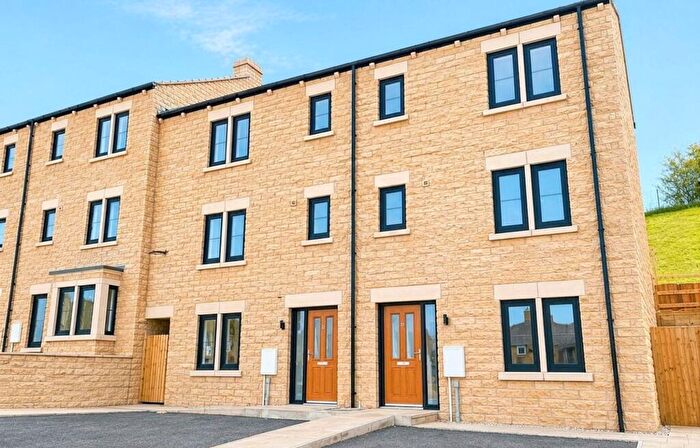 3 Bedroom Property For Sale In Hadfield, Glossop, SK13