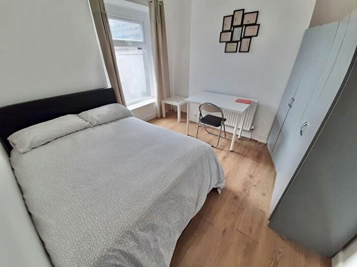 5 Bedroom House To Rent In Norfolk Street, Mount Pleasant, Swansea, SA1