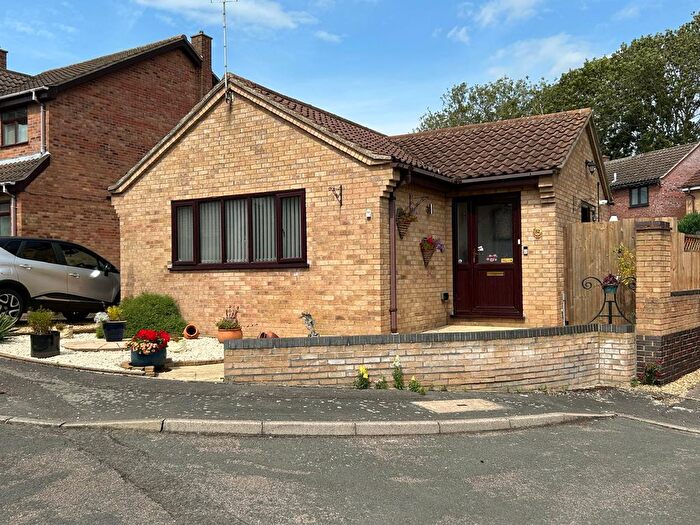 2 Bedroom Bungalow For Sale In Blenheim Way, Yaxley, Peterborough, PE7