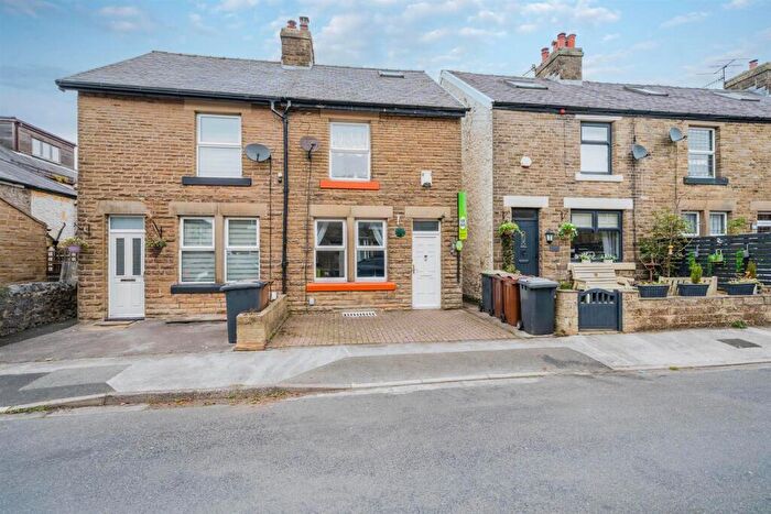 3 Bedroom Terraced House For Sale In Kings Road, Buxton, SK17