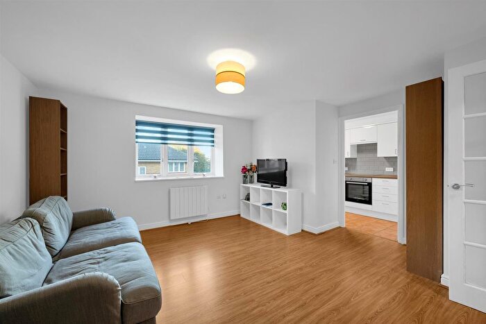 2 Bedroom Flat For Sale In Stanley Close, London, SE9