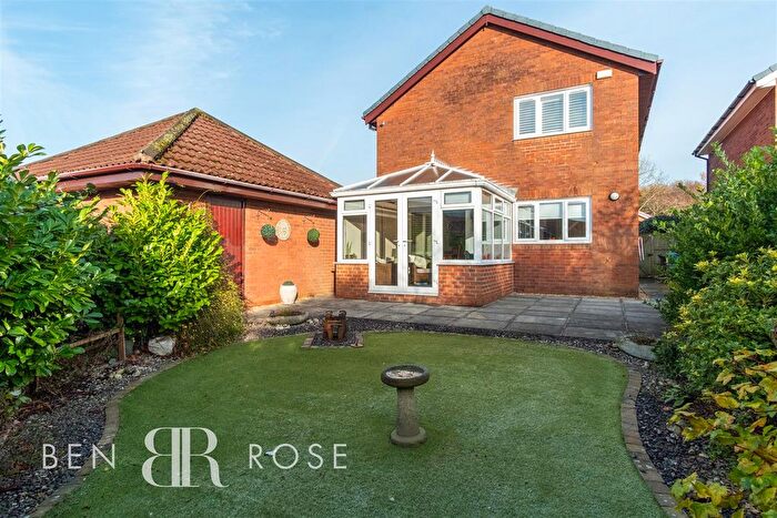 4 Bedroom Detached House For Sale In Spring Meadow, Clayton-Le-Woods, Chorley, PR25