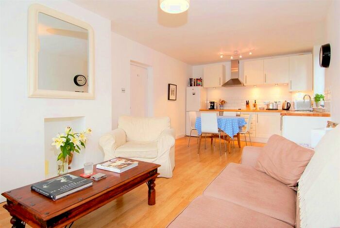 2 Bedroom Flat To Rent In Kersfield Road, London, SW15