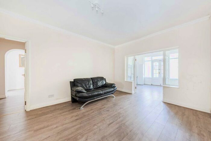 4 Bedroom Terraced House To Rent In Topsham Road, London, SW17
