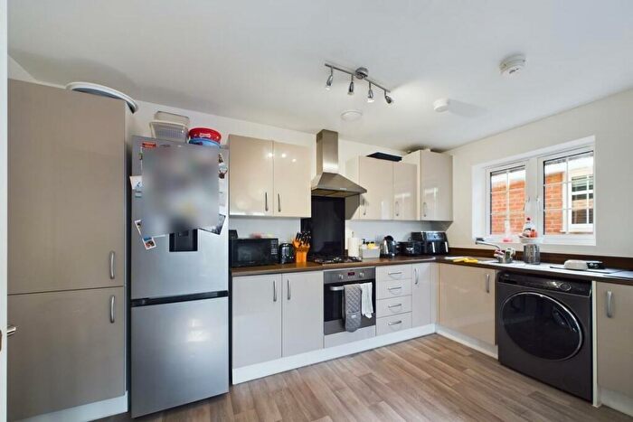 2 Bedroom Apartment For Sale In Woods Road, Chichester, PO19