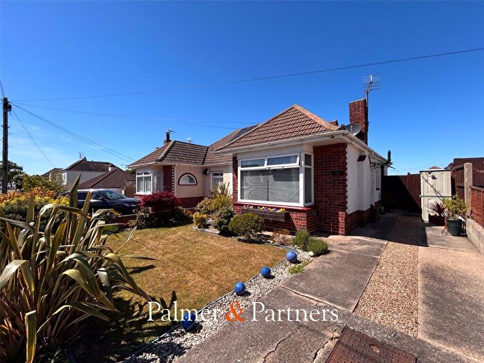 2 Bedroom Bungalow For Sale In Chelmsford Road, Holland-on-Sea, Clacton-on-Sea, Essex, CO15