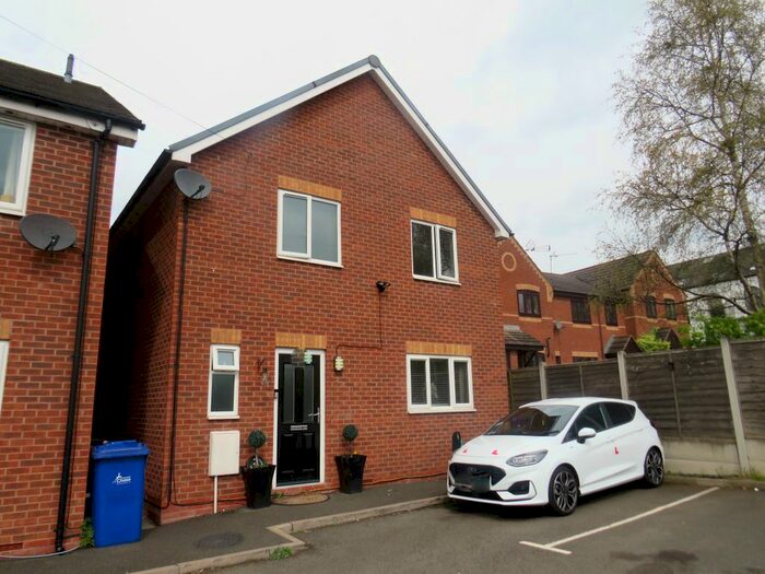 3 Bedroom Semi-Detached House To Rent In Littleworth Road, Hednesford, Cannock, WS12