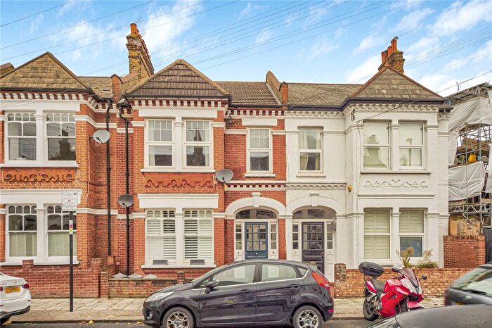 3 Bedroom Maisonette For Sale In Wheatlands Road, London, SW17