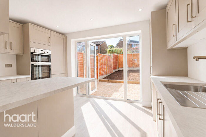 2 Bedroom End Of Terrace House For Sale In Larchwood Close, Chatham, ME5