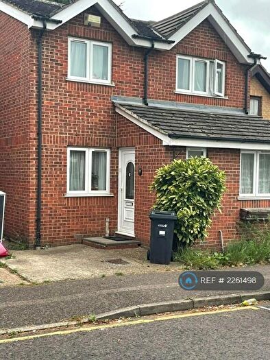 4 Bedroom Detached House To Rent In Express Drive, Ilford, IG3