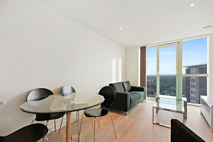 1 Bedroom Flat For Sale In Pinnacle Apartments, Saffron Central Square, Croydon, CR0