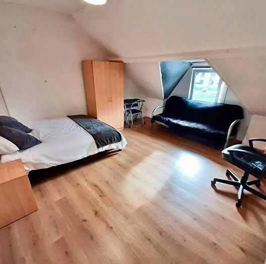 5 Bedroom Flat To Rent In Eaton Crescent, Swansea, SA1