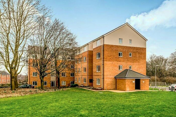 2 Bedroom Apartment To Rent In Holly Way, Leeds, West Yorkshire, LS14