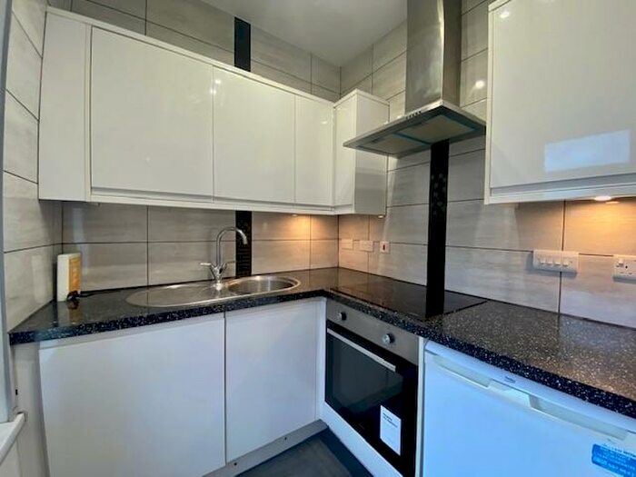 1 Bedroom Apartment To Rent In Moy Road, Roath, Cardiff, CF24