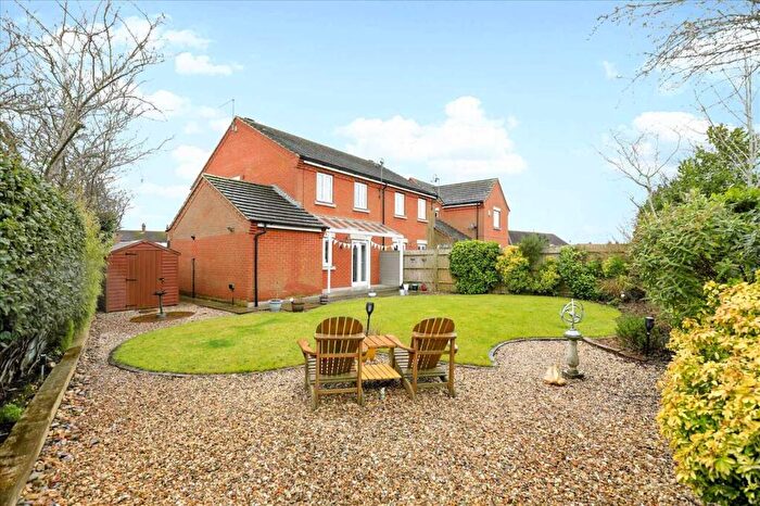 3 Bedroom Semi-Detached House For Sale In York Close, Burton Latimer, NN15