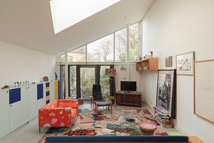 3 Bedroom Terraced House For Sale In Bellenden Road, Peckham Rye, SE15