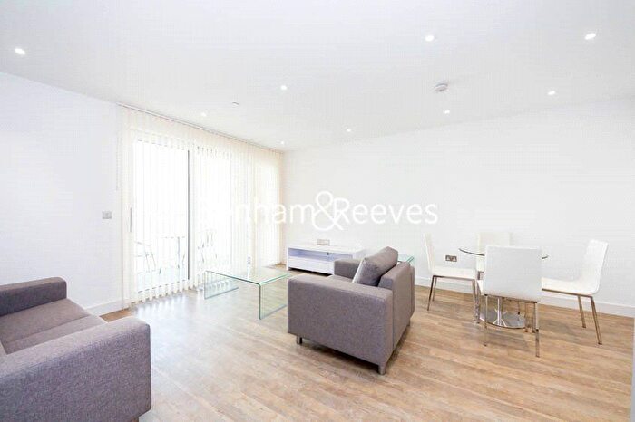 1 Bedroom Flat To Rent In Wandsworth Road, London, SW8