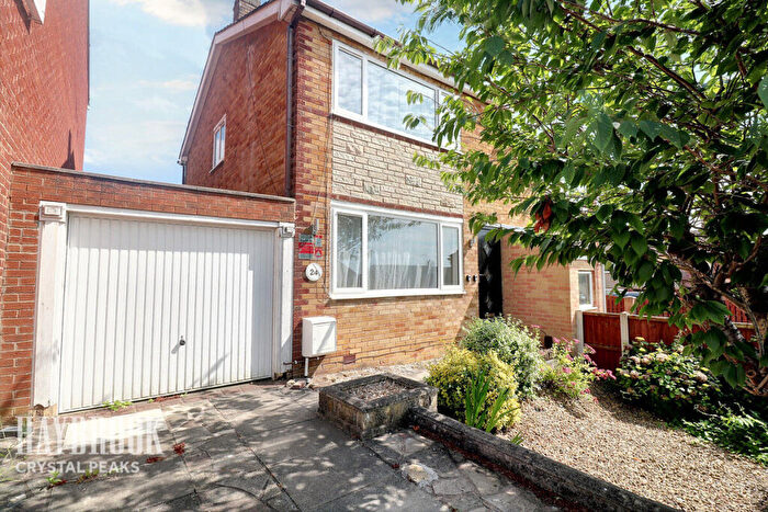 3 Bedroom Semi-Detached House For Sale In Chestnut Road, Swallownest, S26