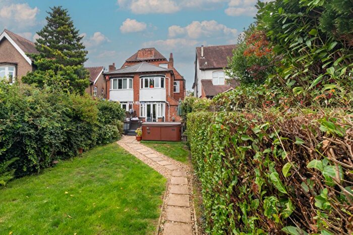 4 Bedroom Semi-Detached House For Sale In Southam Road, Birmingham, West Midlands, B28