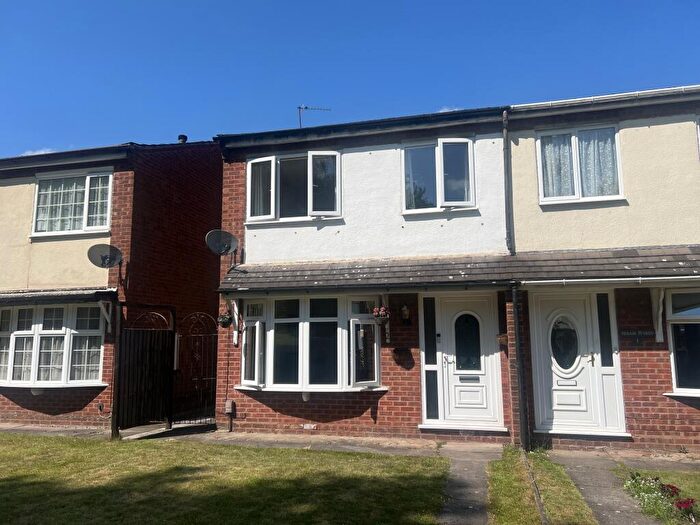3 Bedroom House To Rent In Duncroft Walk, Dudley, DY1