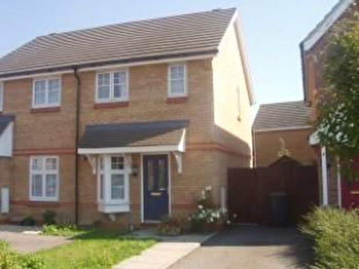 2 Bedroom Semi-Detached House To Rent In Tulip Close, Biggleswade, SG18
