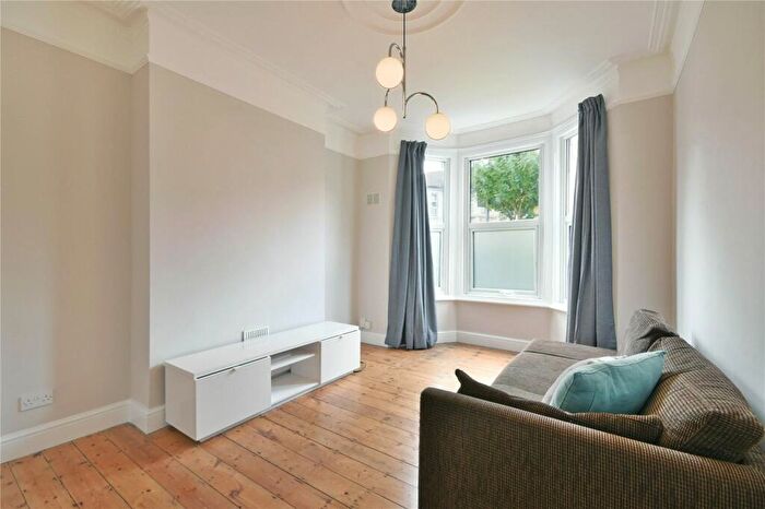 1 Bedroom Flat To Rent In Churchill Road, Willesden Green, NW2