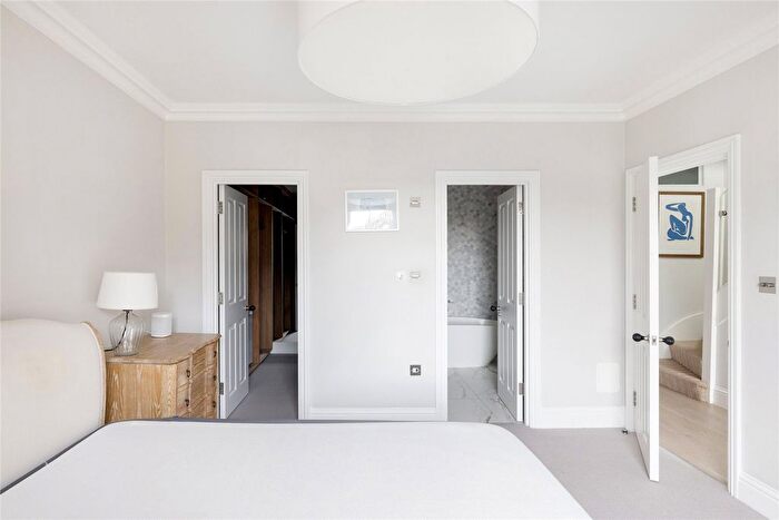 3 Bedroom Flat To Rent In Talbot Road, Bayswater, W2