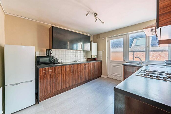 2 Bedroom Flat To Rent In Sanderson Road, Jesmond, NE2