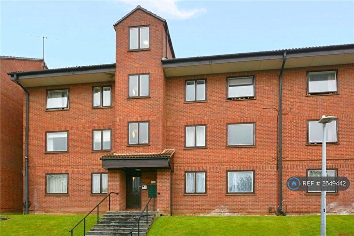 2 Bedroom Flat To Rent In Tippett Rise, Reading, RG2
