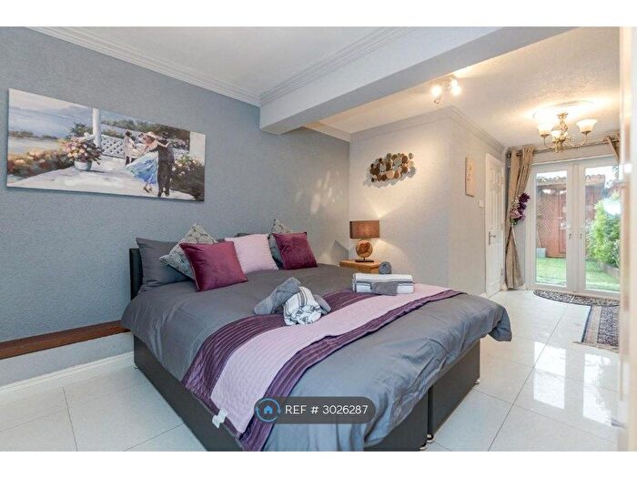 1 Bedroom Flat To Rent In Merton Road, Watford, WD18